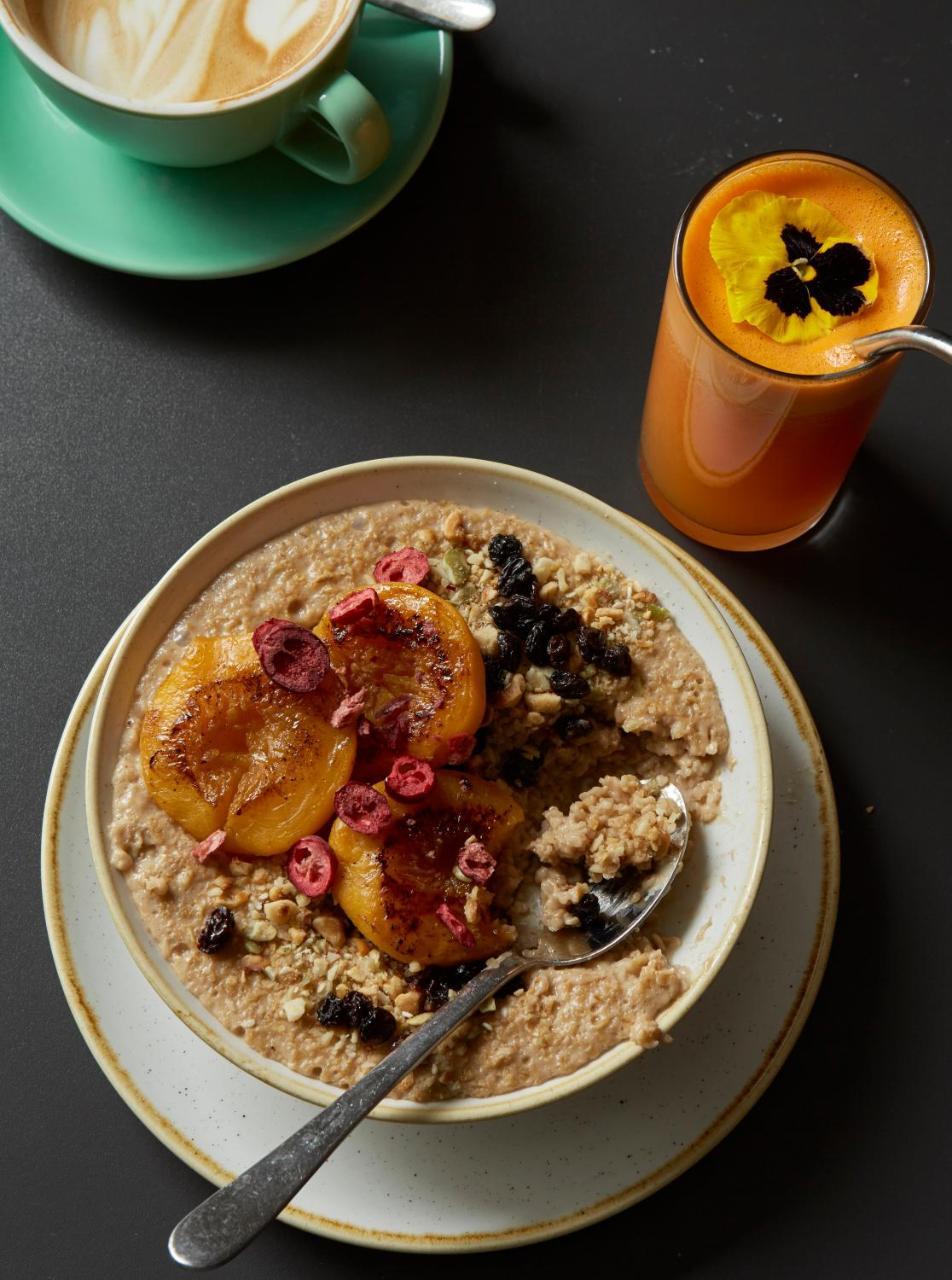 Bed and Breakfast Whitehouse Рай Екстер'єр фото Oatmeal with fruit