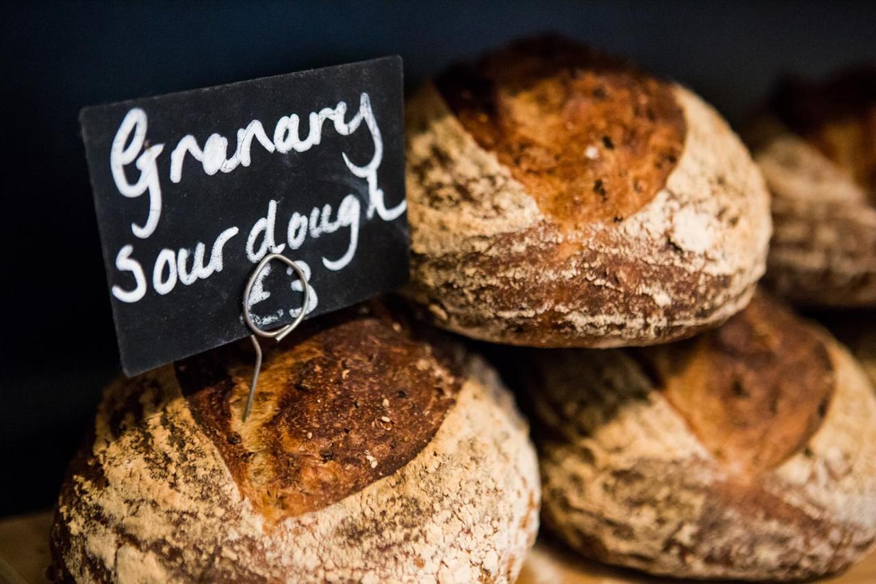 Bed and Breakfast Whitehouse Рай Екстер'єр фото Granary Sourdough